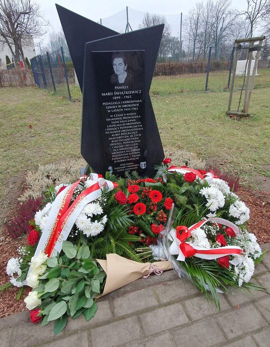 Pomnik Marii Świątkiewicz odsłonięty w Mrokowie - 4.jpg Pomnik Marii Świątkiewicz odsłonięty w Mrokowie - 4.jpg