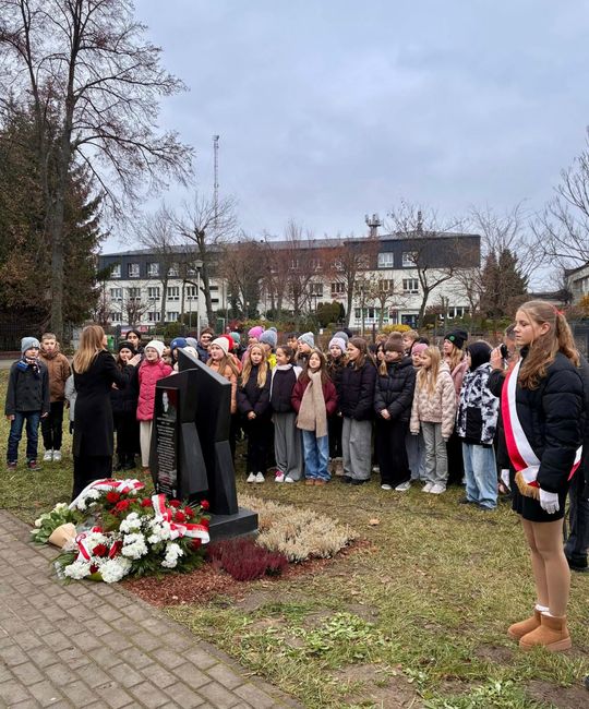 Pomnik Marii Świątkiewicz odsłonięty w Mrokowie - 19.jpg