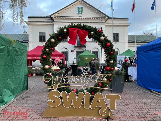 Jarmark Bożonarodzeniowy rozświetlił rynek w Górze Kalwarii [GALERIA ZDJĘĆ]