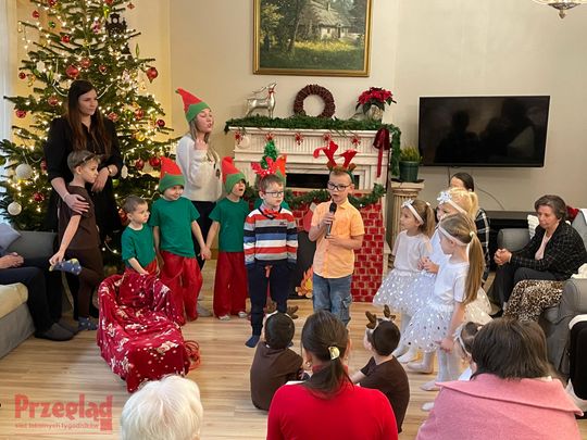 Jasełka w Domu Seniora Piano15.jpg