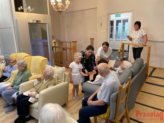 Jasełka w Domu Seniora Piano23.jpg Jasełka w Domu Seniora Piano23.jpg