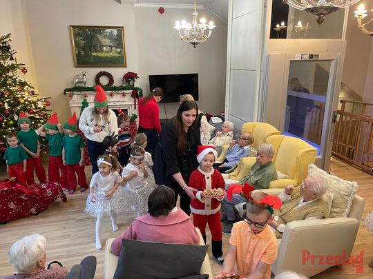 Jasełka w Domu Seniora Piano21.jpg