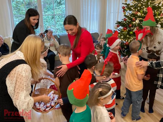 Jasełka w Domu Seniora Piano25.jpg