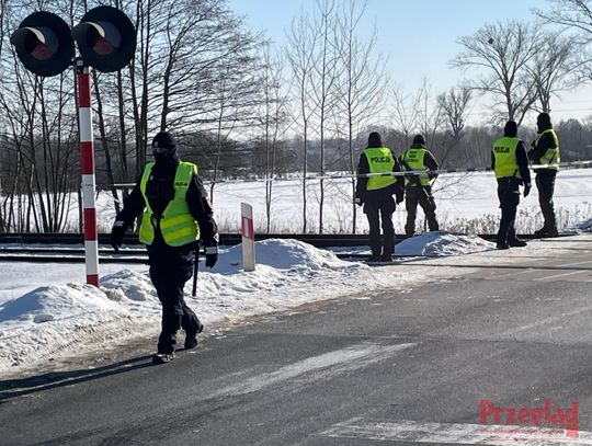 Osiem wagonów wykolejonych - katastrofa na torach pod Piasecznem [GALERIA ZDJĘĆ]