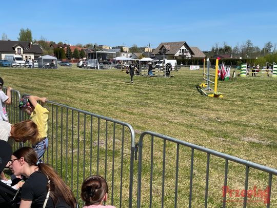 Zawody jeździeckie na Święto Flagi Tarczyn 2026 - 2.jpg