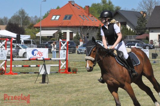 Zawody jeździeckie na Święto Flagi Tarczyn 2026 - 37.jpg
