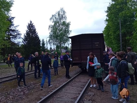 Zabytkowe auta, „Miś” i kolejka wąskotorowa na Piaseczyńskiej Nocy Muzeów