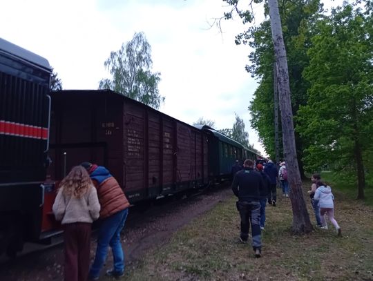 Zabytkowe auta, „Miś” i kolejka wąskotorowa na Piaseczyńskiej Nocy Muzeów