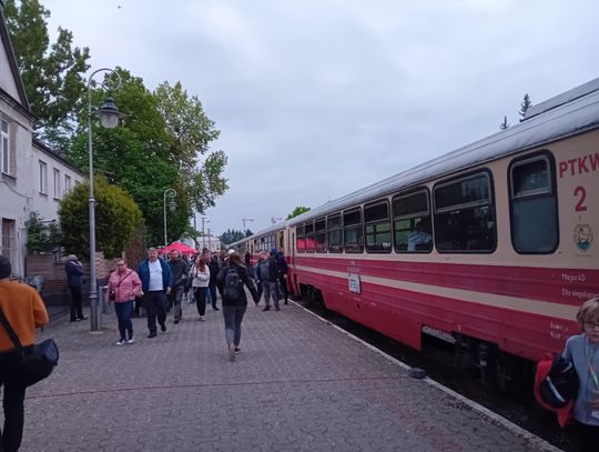 Zabytkowe auta, „Miś” i kolejka wąskotorowa na Piaseczyńskiej Nocy Muzeów