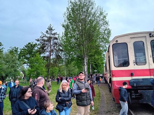 Zabytkowe auta, „Miś” i kolejka wąskotorowa na Piaseczyńskiej Nocy Muzeów