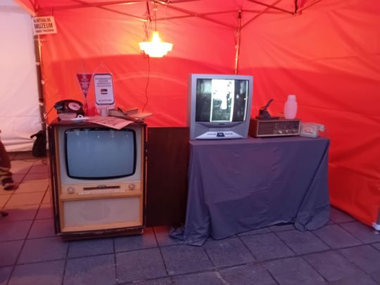Zabytkowe auta, „Miś” i kolejka wąskotorowa na Piaseczyńskiej Nocy Muzeów