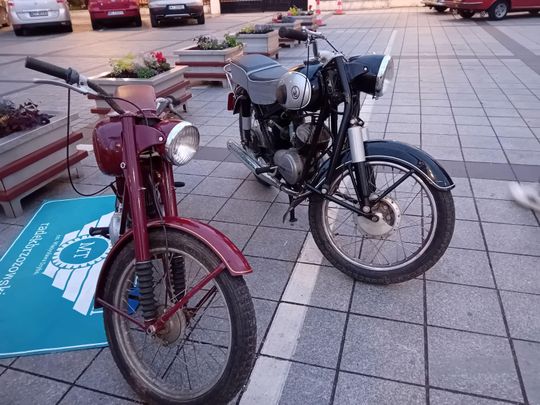 Zabytkowe auta, „Miś” i kolejka wąskotorowa na Piaseczyńskiej Nocy Muzeów