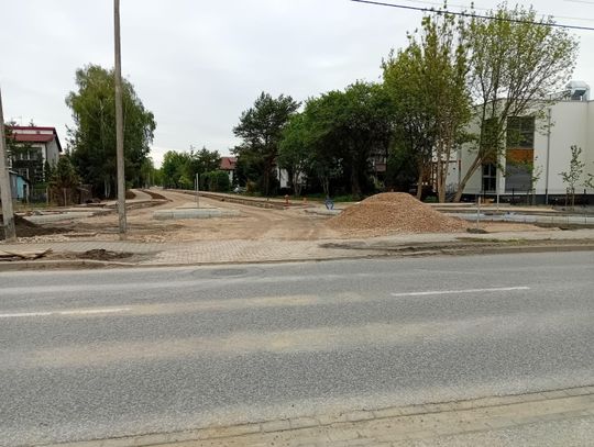 Skrzyżowanie ul. Chyliczkowskiej z nowym odcinkiem drogi do Przesmyckiego