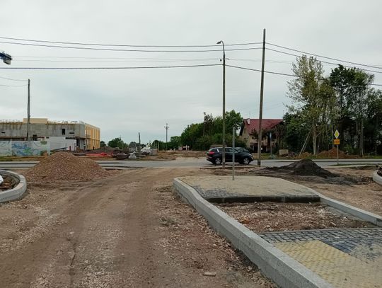 Skrzyżowanie ul. Chyliczkowskiej z nowym odcinkiem drogi do Przesmyckiego