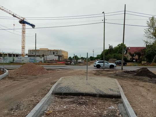 Skrzyżowanie ul. Chyliczkowskiej z nowym odcinkiem drogi do Przesmyckiego
