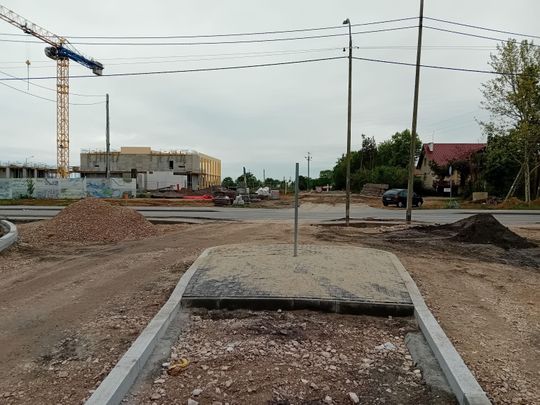 Skrzyżowanie ul. Chyliczkowskiej z nowym odcinkiem drogi do Przesmyckiego