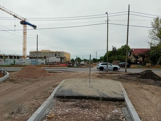 Skrzyżowanie ul. Chyliczkowskiej z nowym odcinkiem drogi do Przesmyckiego