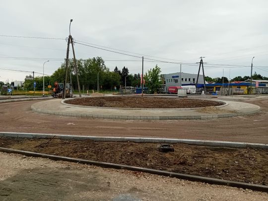 Budowa ronda u zbiegu ulic Przesmyckiego i Julianowskiej